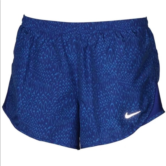 womens nike shorts with pockets